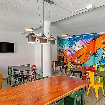 Hi - De Juventude Hostel Γκουάρντα