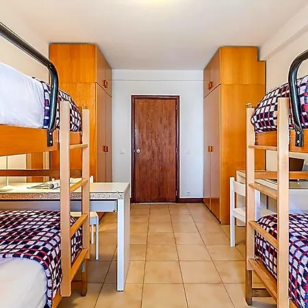 Hostel Hi - De Juventude Γκουάρντα