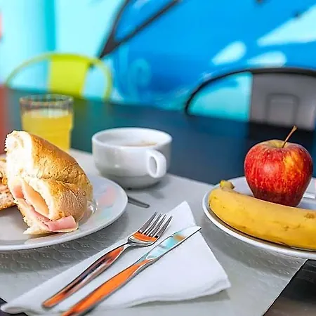 Hi - De Juventude Hostel Γκουάρντα